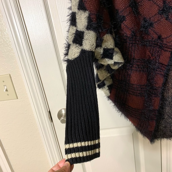 Vertigo Asymmetrical Miss-match Cardigan - Picture 3 of 8